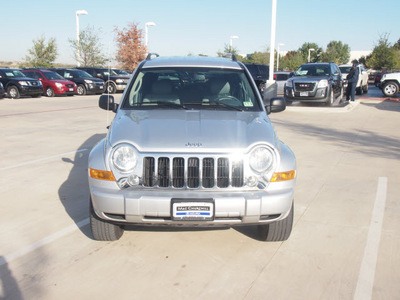 jeep liberty 2007 silver suv limited gasoline 6 cylinders 4 wheel drive automatic with overdrive 76137