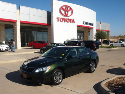 toyota camry 2011 green sedan le v6 gasoline 6 cylinders front wheel drive automatic 76049