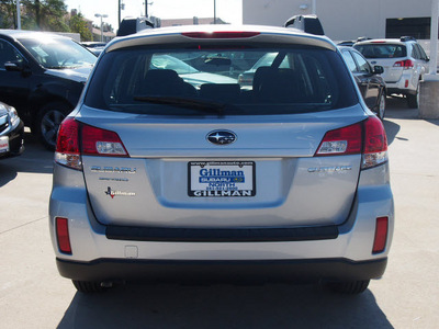 subaru outback 2013 silver wagon 2 5i gasoline 4 cylinders all whee drive automatic 77090