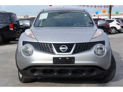 nissan juke 2011 silver sv gasoline 4 cylinders front wheel drive automatic 78520