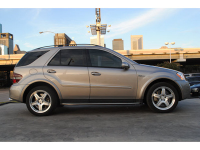 mercedes benz m class 2007 beige suv ml63 amg gasoline 8 cylinders 4 wheel drive automatic 77002