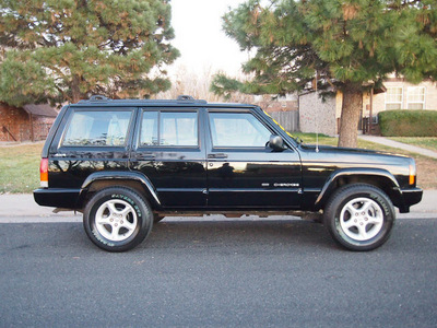jeep cherokee 2001 black suv limited 120k 4x4 gasoline 6 cylinders 4 wheel drive automatic 80012