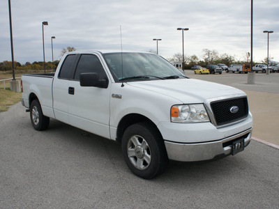 ford f 150 2008 white xlt gasoline 8 cylinders 2 wheel drive automatic 75119