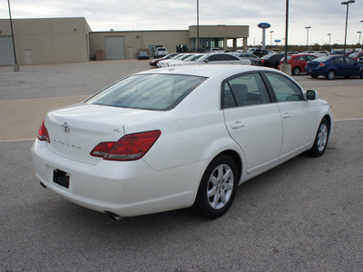 toyota avalon 2009 white sedan xl gasoline 6 cylinders front wheel drive automatic 75119