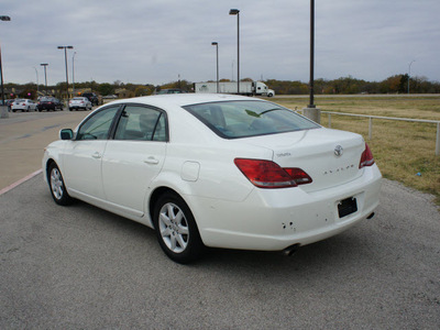 toyota avalon 2009 white sedan xl gasoline 6 cylinders front wheel drive automatic 75119