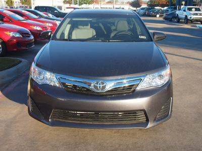 toyota camry 2012 gray sedan le gasoline 4 cylinders front wheel drive automatic 76116