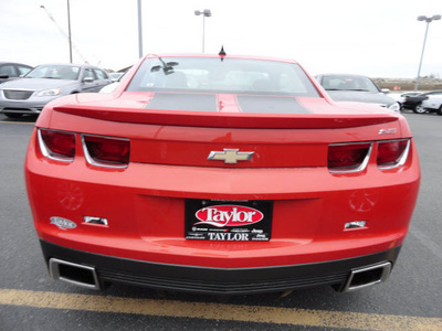 chevrolet camaro 2010 orange coupe ss gasoline 8 cylinders rear wheel drive automatic 60915