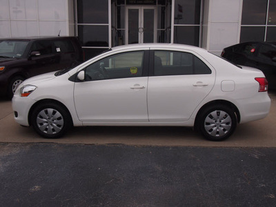 toyota yaris 2011 white sedan gasoline 4 cylinders front wheel drive automatic with overdrive 77802