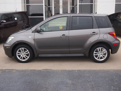 scion xa 2004 gray hatchback gasoline 4 cylinders dohc front wheel drive 5 speed manual 77802