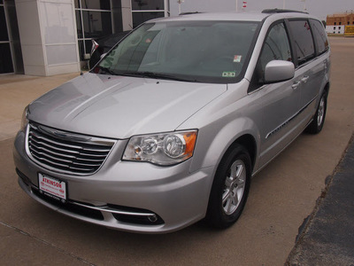 chrysler town and country 2011 silver van touring flex fuel 6 cylinders front wheel drive automatic with overdrive 77802