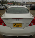 nissan sentra 2010 white sedan 2 0 gasoline 4 cylinders front wheel drive automatic 75901