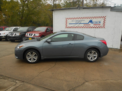 nissan altima 2010 gray coupe 2 5 s gasoline 4 cylinders front wheel drive automatic 75901