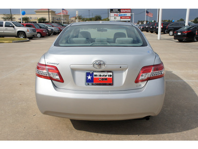toyota camry 2010 silver sedan le gasoline 4 cylinders front wheel drive not specified 77034