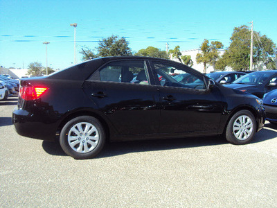 kia forte 2013 black sedan ex 4 cylinders automatic 32901