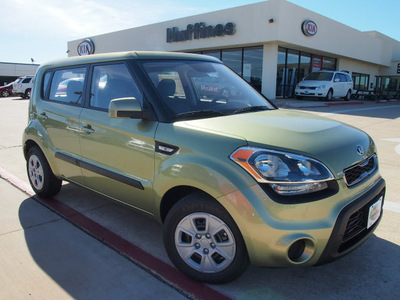 kia soul 2013 alien hatchback gasoline 4 cylinders front wheel drive 6 speed manual 76205