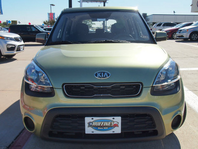 kia soul 2013 alien hatchback gasoline 4 cylinders front wheel drive 6 speed manual 76205