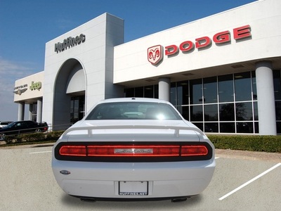 dodge challenger 2012 white coupe r t plus gasoline 8 cylinders rear wheel drive automatic 75067