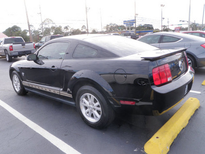 ford mustang 2009 black coupe v6 deluxe gasoline 6 cylinders rear wheel drive automatic 32401