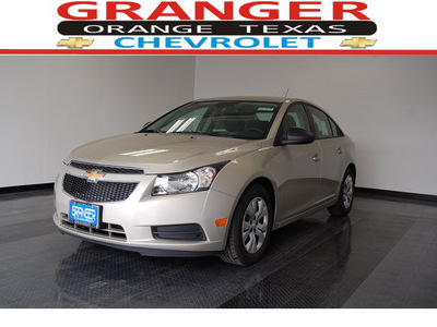 chevrolet cruze 2013 silver sedan ls auto 4 cylinders automatic with overdrive 77630