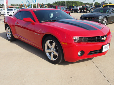 chevrolet camaro 2011 red coupe lt gasoline 6 cylinders rear wheel drive automatic 77375