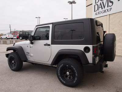 jeep wrangler 2009 silver suv x gasoline 6 cylinders 4 wheel drive automatic with overdrive 76011