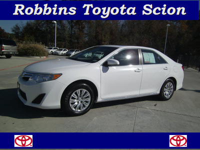 toyota camry 2012 white sedan le gasoline 4 cylinders front wheel drive automatic 75503
