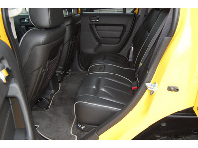 hummer h3 2006 yellow suv gasoline 5 cylinders 4 wheel drive automatic with overdrive 77706