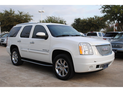 gmc yukon 2007 white suv denali gasoline 8 cylinders all whee drive automatic 77074