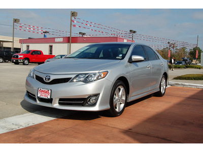 toyota camry 2012 silver sedan se gasoline 4 cylinders front wheel drive automatic with overdrive 77706