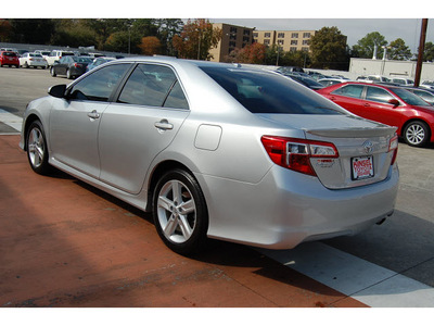 toyota camry 2012 silver sedan se gasoline 4 cylinders front wheel drive automatic with overdrive 77706