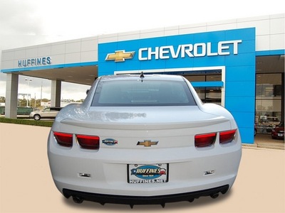 chevrolet camaro 2013 white coupe ls gasoline 6 cylinders rear wheel drive manual 75067