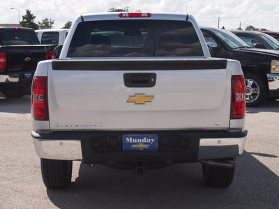 chevrolet silverado 1500 2013 silver lt flex fuel 8 cylinders 4 wheel drive 6 spd auto all star ed aud sys feat,bose spkr sys rr vision 77090