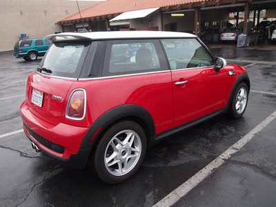 mini cooper 2007 red hatchback s gasoline 4 cylinders front wheel drive 6 speed manual 92653