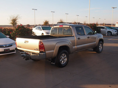 toyota tacoma 2005 beige v6 gasoline 6 cylinders 4 wheel drive automatic 76049