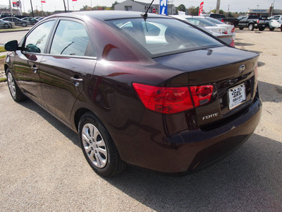 kia forte 2011 dk  red sedan gasoline 4 cylinders front wheel drive automatic 77539