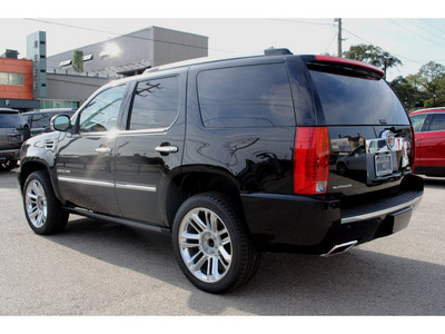 cadillac escalade 2013 black suv platinum edition flex fuel 8 cylinders rear wheel drive automatic 77002