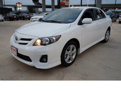 toyota corolla 2013 white sedan s gasoline 4 cylinders front wheel drive automatic 78232