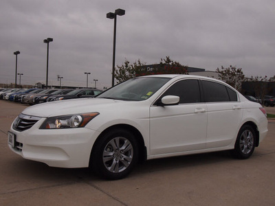 honda accord 2012 white sedan lx p gasoline 4 cylinders front wheel drive automatic 76018