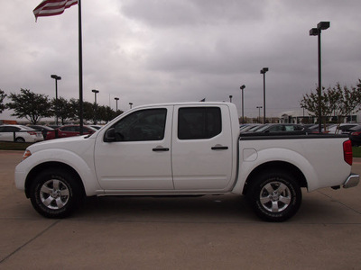 nissan frontier 2012 white sv v6 gasoline 6 cylinders 2 wheel drive automatic with overdrive 76018