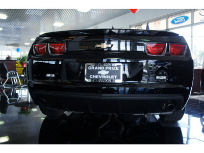chevrolet camaro 2012 black coupe lt gasoline 6 cylinders rear wheel drive 6 speed manual 33177