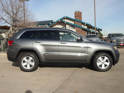 jeep grand cherokee 2012 gray suv laredo gasoline 6 cylinders 4 wheel drive automatic 80301