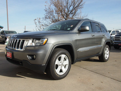 jeep grand cherokee 2012 gray suv laredo gasoline 6 cylinders 4 wheel drive automatic 80301