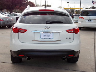 infiniti fx35 2011 white gasoline 6 cylinders rear wheel drive shiftable automatic 77477