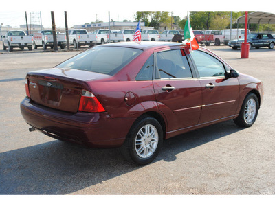 ford focus 2007 dk  red sedan zx4 se gasoline 4 cylinders front wheel drive automatic 77008
