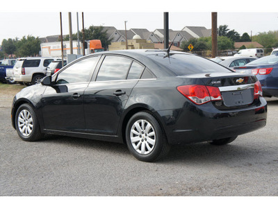 chevrolet cruze 2011 black sedan ls gasoline 4 cylinders front wheel drive automatic 78853