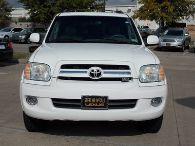 toyota sequoia 2005 white suv limited gasoline 8 cylinders rear wheel drive automatic 77074