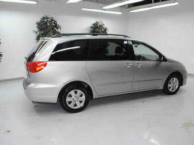 toyota sienna 2007 silver van le 8 passenger gasoline 6 cylinders front wheel drive automatic 91731