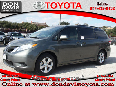 toyota sienna 2013 green van le 8 passenger gasoline 6 cylinders front wheel drive automatic 76011