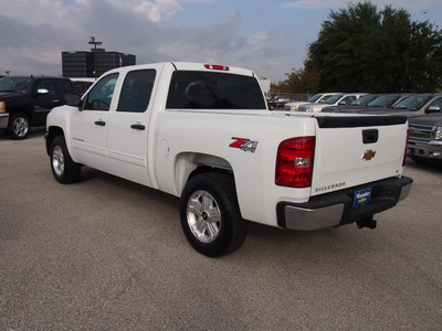 chevrolet silverado 1500 2013 white lt flex fuel 8 cylinders 4 wheel drive automatic 77090