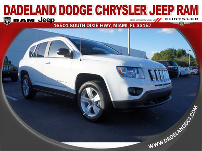 jeep compass 2013 white suv gasoline 4 cylinders 2 wheel drive automatic 33157